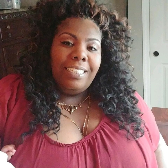 Meet your Posher, Shirley - Picture 1 of 1